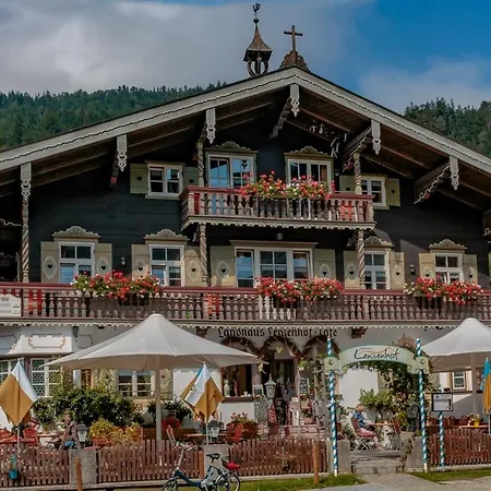 Landhaus Lenzenhof * Reit im Winkl