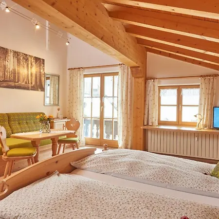 Landhaus Lenzenhof *