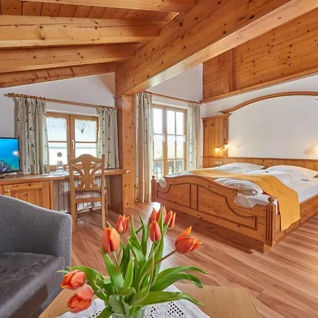 ホテル Landhaus Lenzenhof